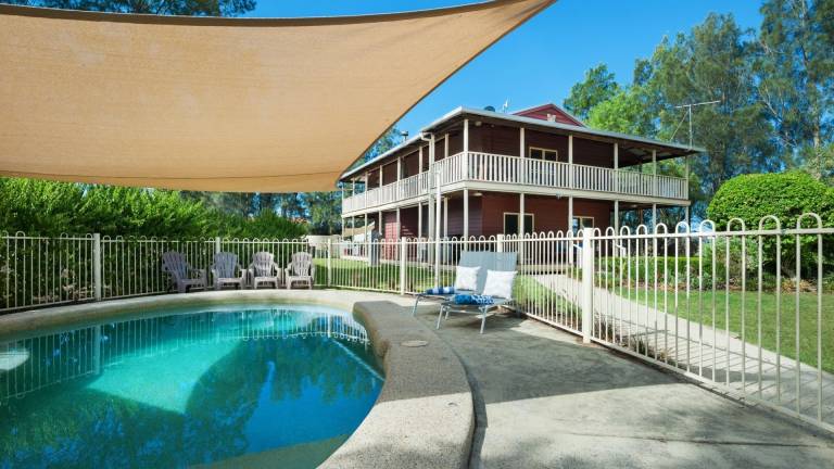 House  Elderslie