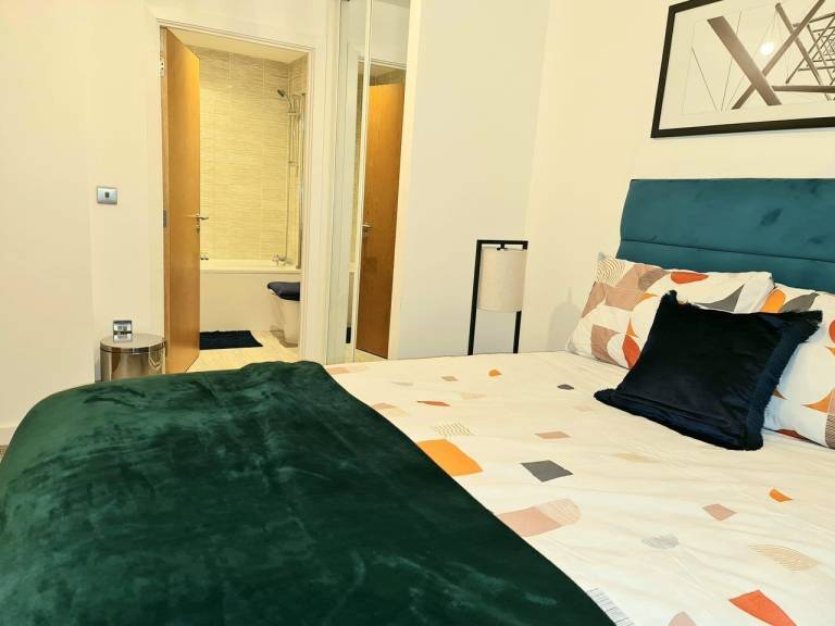 Apartment  Swinton
