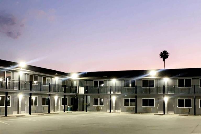 Super 8 by Wyndham Bakersfield CA Near Airport — photo 3