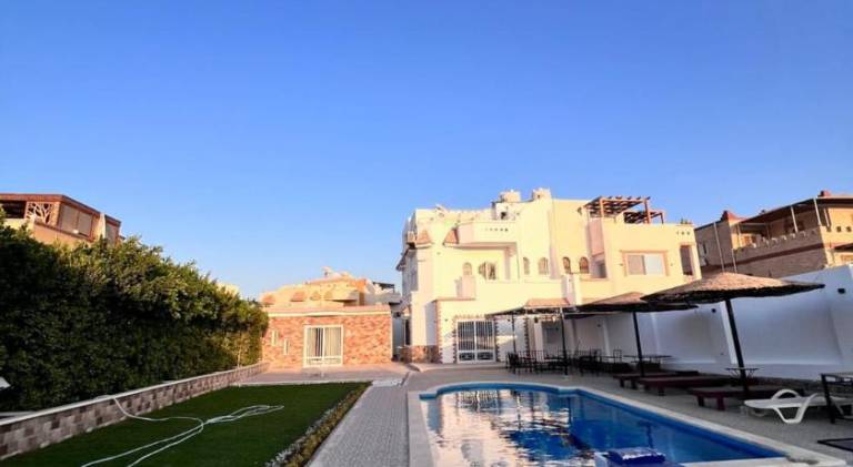 Serviced apartment with jacuzzi, terrace & sauna | Perfect for remote work | Pet-friendly — photo 4