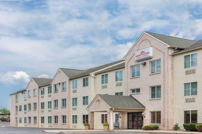 Lancaster Suites in Lancaster, PA