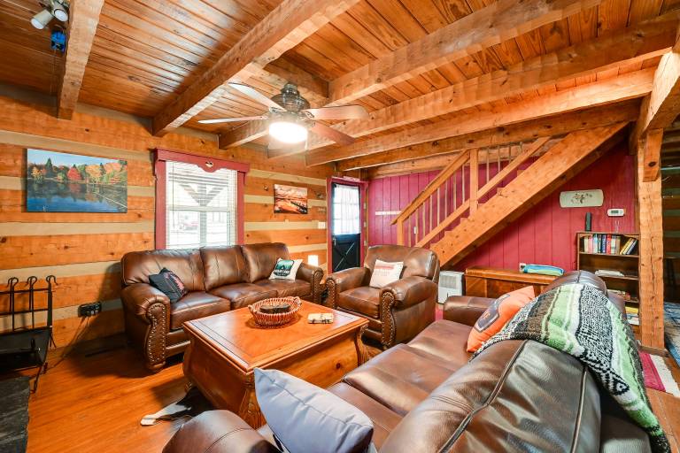 3 Mi to Lake! Mammoth Cave Cabin w/ Fire Pit — photo 5