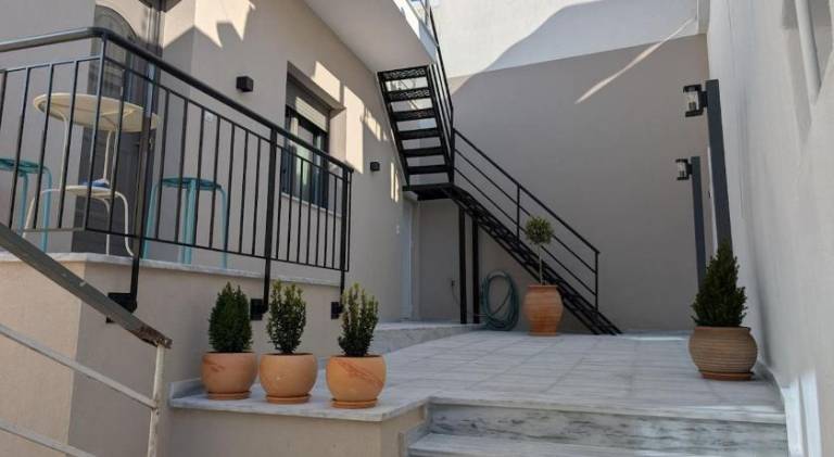 Vacation home with patio | Pets allowed — photo 5