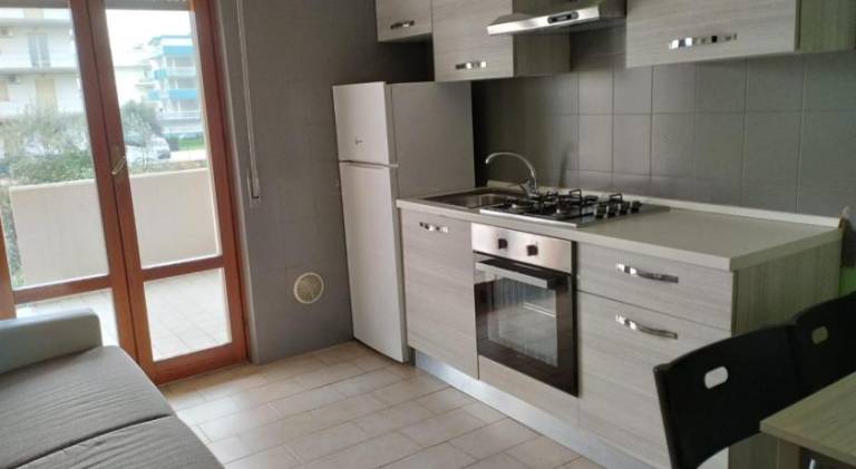 Serviced apartment with grill, private pool & yard — photo 4