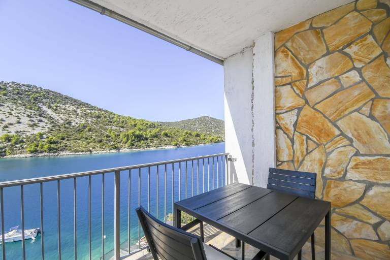 Ferienwohnung in Vinišće, Drvenik Veli für max. 2 Personen Ferienwohnung in Vinišće, Drvenik Veli für max. 2 Personen