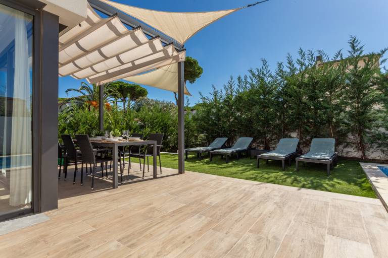 Fully equipped house with private pool, barbecue & garden | Pets allowed — photo 3