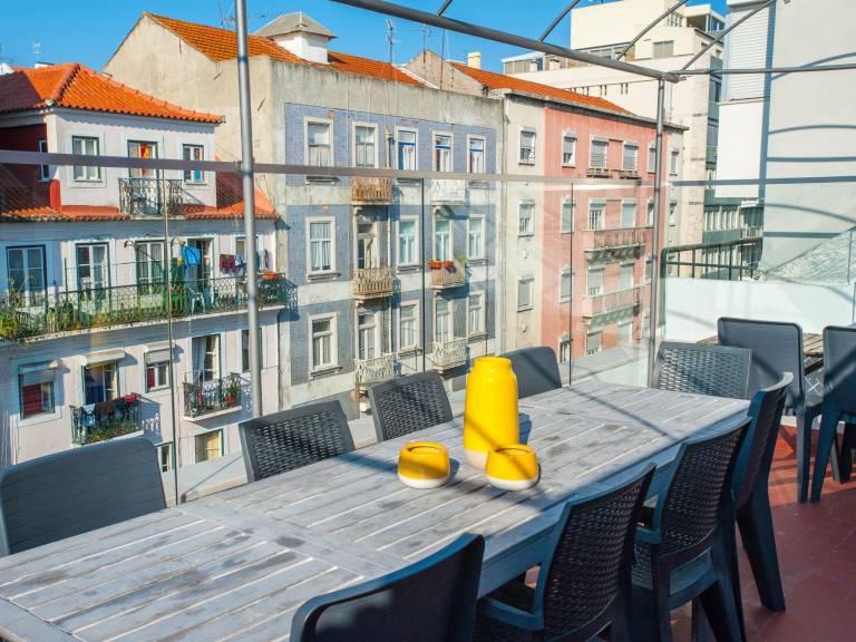 Rental apartment with patio — photo 4