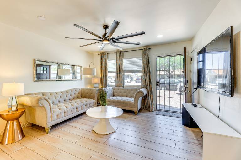 3 Mi to Dtwn Mesa: Home w/ Fenced Backyard! — photo 2