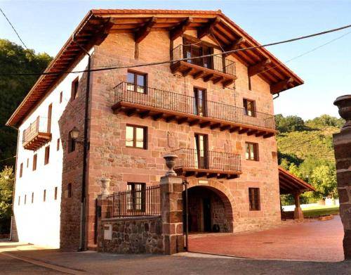 Casa Oronoz-Mugaire