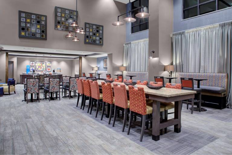 Hampton Inn & Suites Columbus Scioto Downs — photo 2