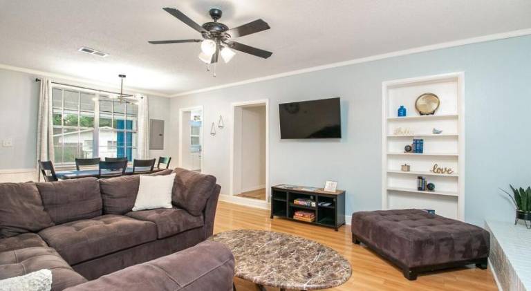 Spacious vacation home | Pets are welcome — photo 2