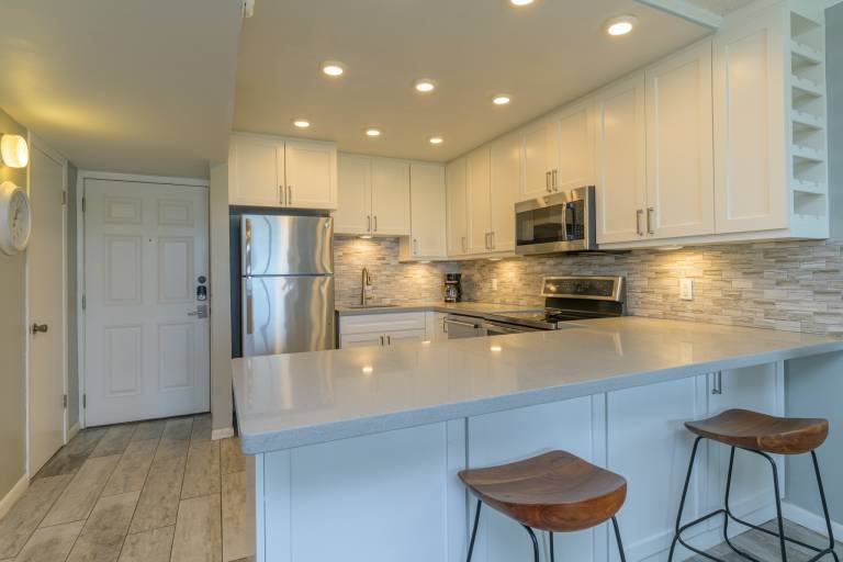Condo with grill & private pool — photo 5