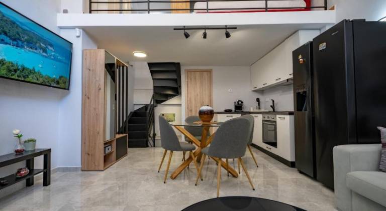 LEX & LUX 3-Levels Maisonette — photo 3