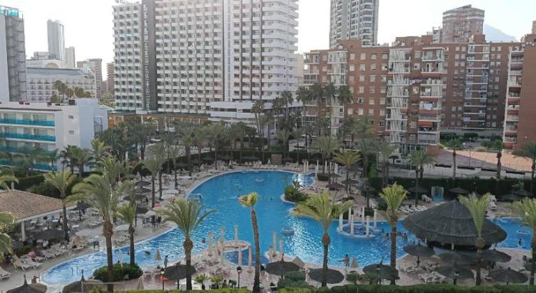 Pleasant rental apartment with patio & private pool | Next to the beach | Dogs allowed — photo 3