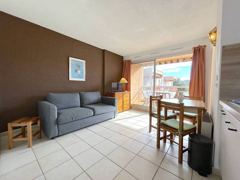 Holiday apartment with pool — photo 3