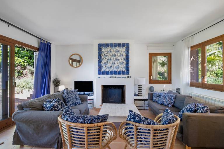 Villa with Garden and Pool 1000 Meters from the Beach — photo 5