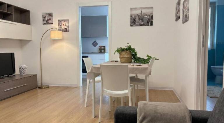 Vacation home with 2 rooms for 6 persons in Giulianova