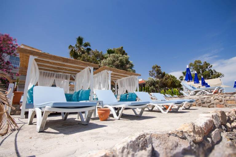 Mojo Otel Beach in Mersin