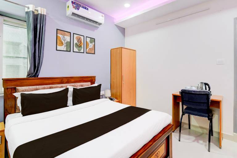 Super Townhouse Lanco Hills Gachibowli in Hyderabad