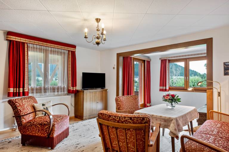 Apartment 'Hüsli' with Mountain Views, Shared Terrace, and Wi-Fi — photo 4