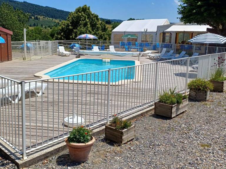Mobile home with terrace & heated pool — photo 2