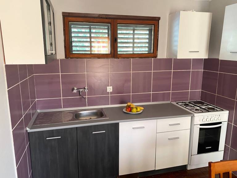 One bedroom apartment near beach Jelsa, Hvar (A-22256-d) — photo 5