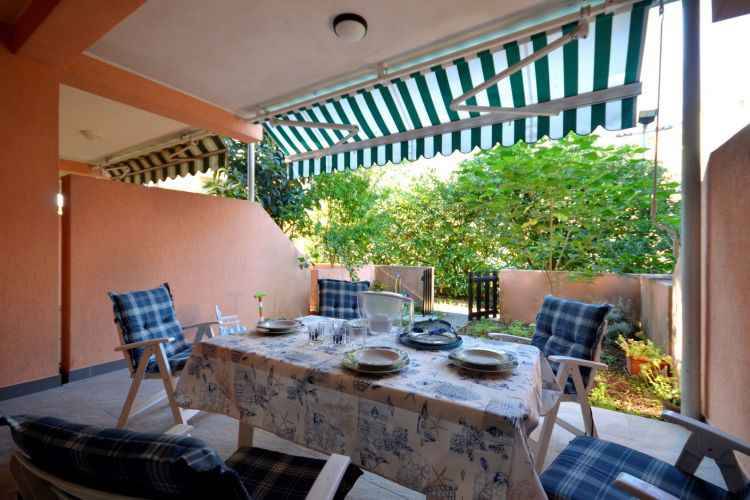 Lovely rental apartment with patio & garden | Pet-friendly — photo 2