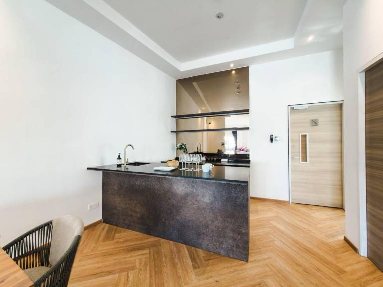Serviced apartment | Next to Fountain of Wealth | Perfect for remote work | Dogs allowed — photo 5