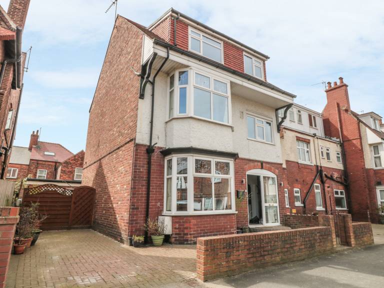 Family-oriented cottage with yard | Dogs allowed in Bridlington