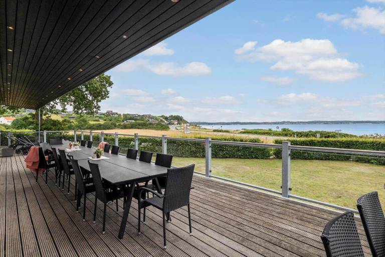 Family-friendly house with pool, jacuzzi & BBQ | Sea view | Dogs allowed in Ebeltoft