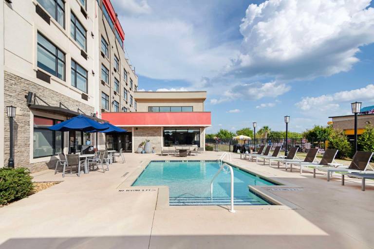 Best Western Plus Executive Residency Rigby's Water World Hotel — photo 4