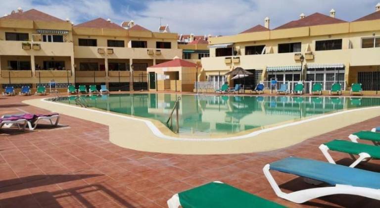 Wonderful holiday apartment with heated pool & patio | Beach nearby | Dogs allowed in Adeje