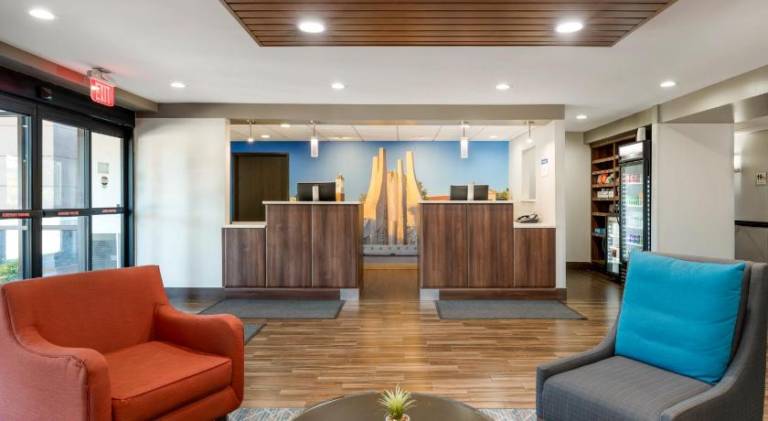 Best Western Plus Lafayette Hotel University Area — photo 3