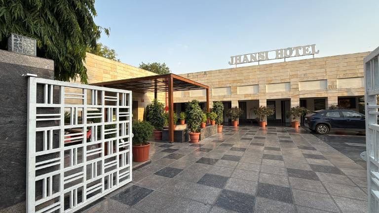 Jhansi Hotel