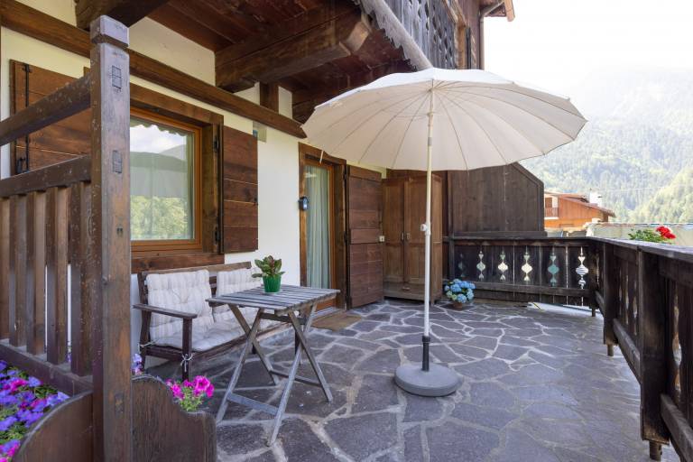 Apartment with hot tub, patio & sauna | Mountain view | Dogs allowed — photo 5