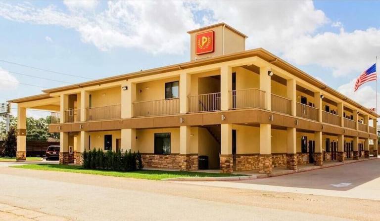 Palace Inn Conroe — photo 3