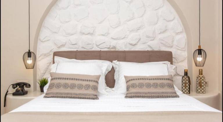 Serviced apartment with patio & pool | Next to the beach | Pets allowed in Naxos