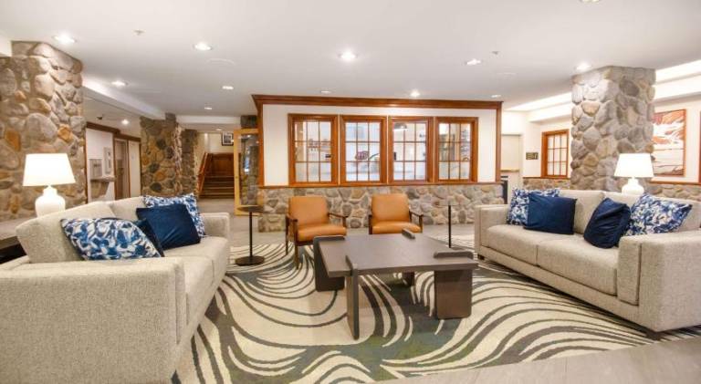 Coast Canmore Hotel & Conference Centre — photo 2