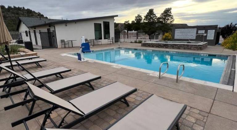 Beautiful vacation home with pool & hot tub | Pets allowed — photo 3