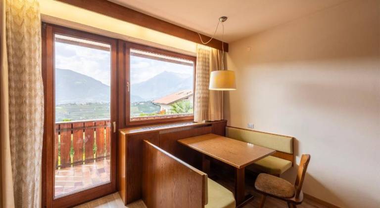 Serviced apartment with 2 rooms for 5 persons — photo 2