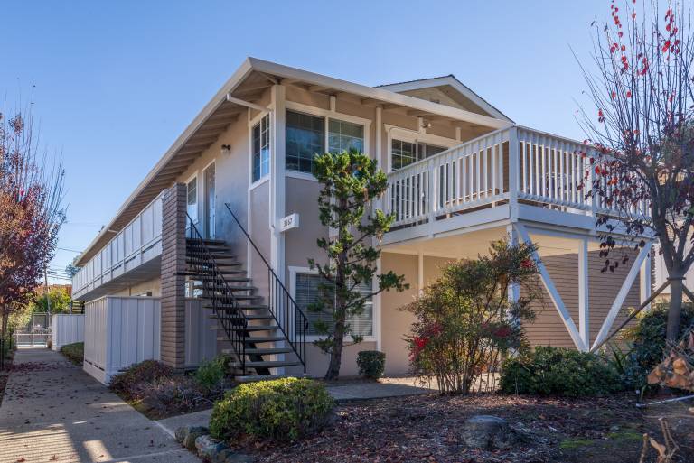 House  Woodside Hills