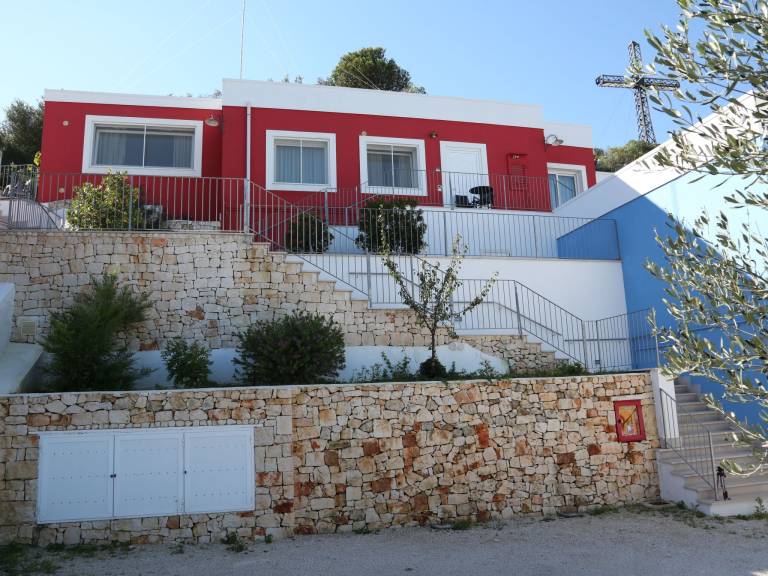 Family-friendly vacation home with terrace, garden & pool | Pet-friendly — photo 4
