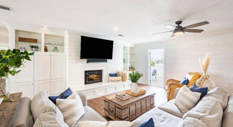 Big vacation home with pool | Next to the beach | Pet-friendly — photo 2