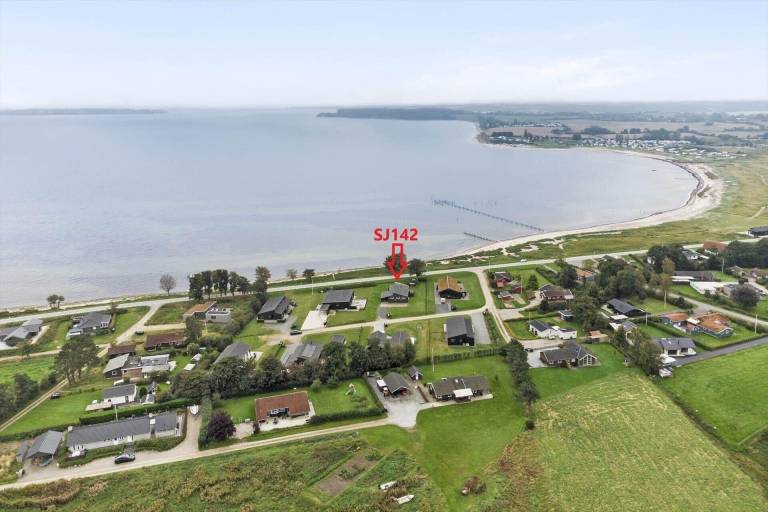 House with patio, BBQ & hot tub | Sea view — photo 3