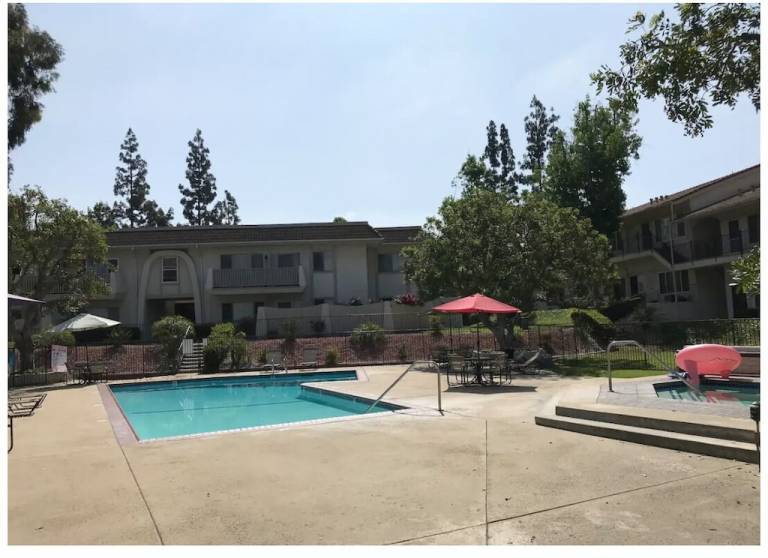 Condo  La Verne