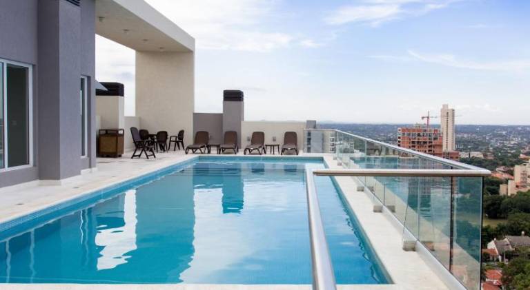 Serviced apartment with patio & pool | Pets are welcome — photo 3
