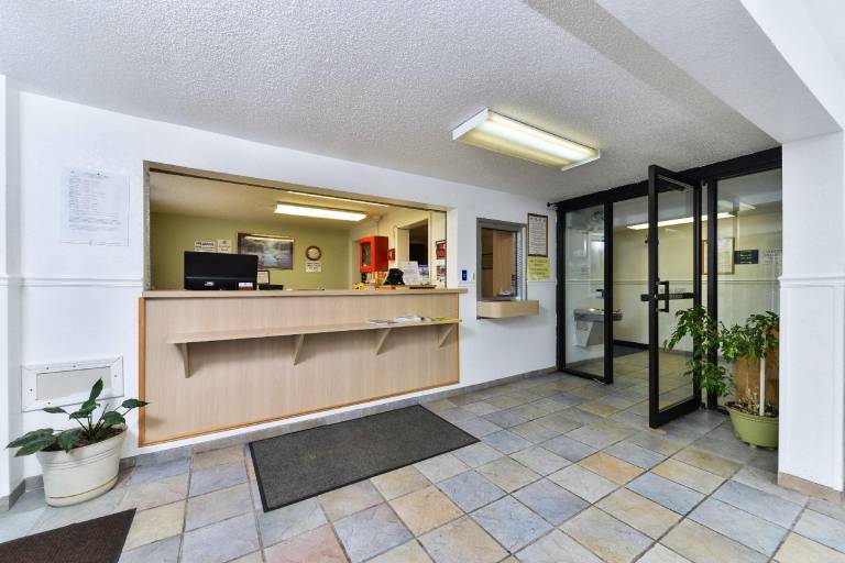 Americas Best Value Inn Jefferson City — photo 3