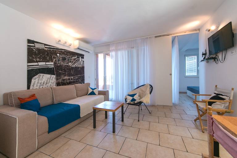 Two bedroom apartment with terrace and sea view Brela, Makarska (A-16596-c) — photo 2