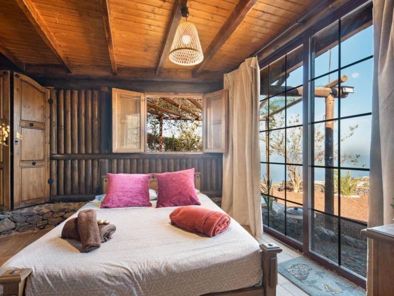 Child-friendly vacation home with yard, terrace & grill | Nature view | Pet-friendly — photo 5