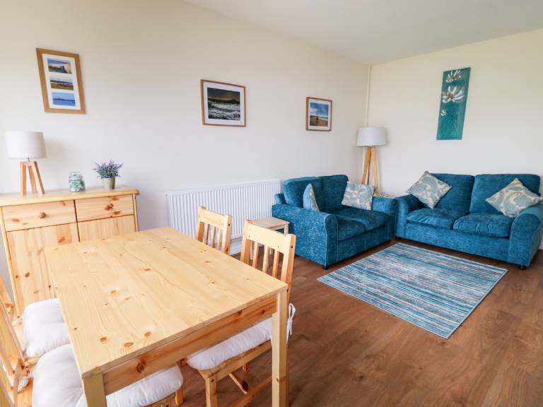 Family-friendly wonderful cottage with yard | Dogs allowed — photo 2